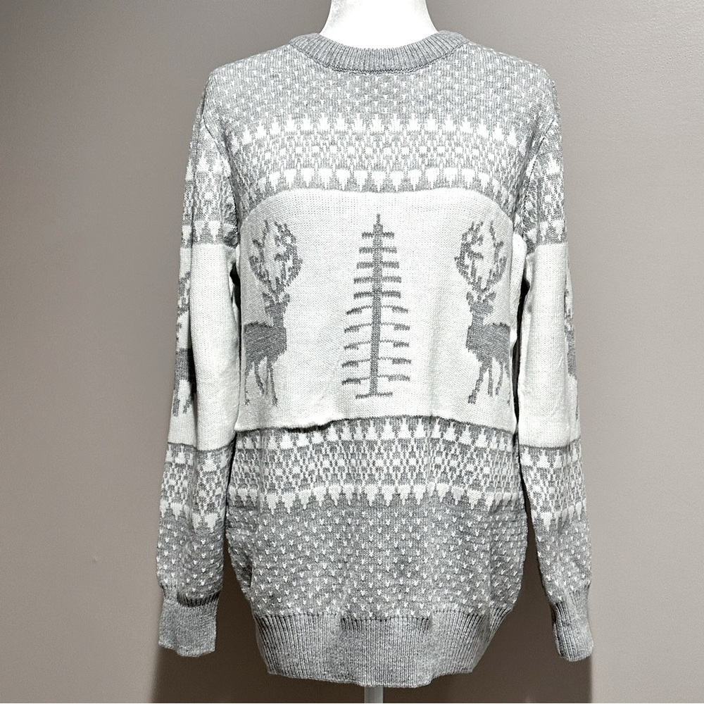 NWOT Women’s Reindeer Winter Holiday Sweater